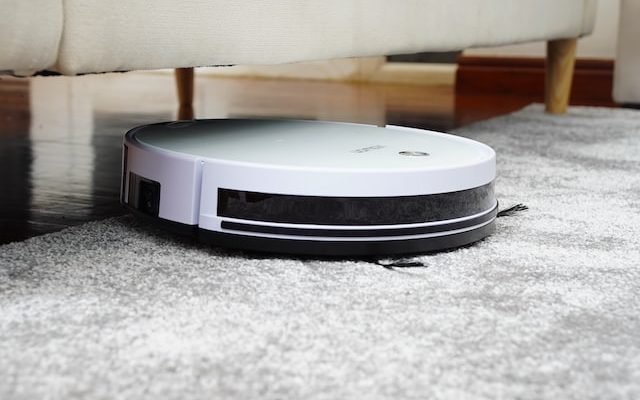 What You Should Consider When Buying Robot Vacuum Cleaners - Gadgets UAE