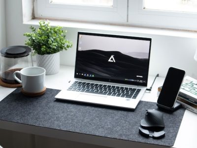 These Desk Accessories Will Improve Your Desk Setup - Gadgets UAE